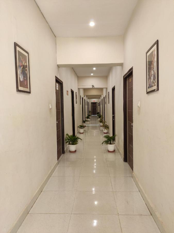 Hotel Maple Delite Lucknow Exterior foto