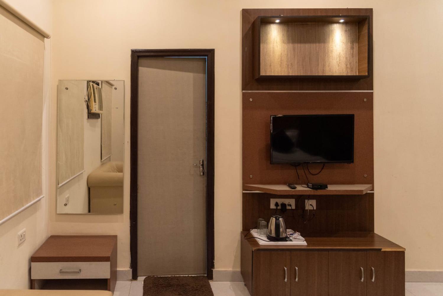 Hotel Maple Delite Lucknow Exterior foto