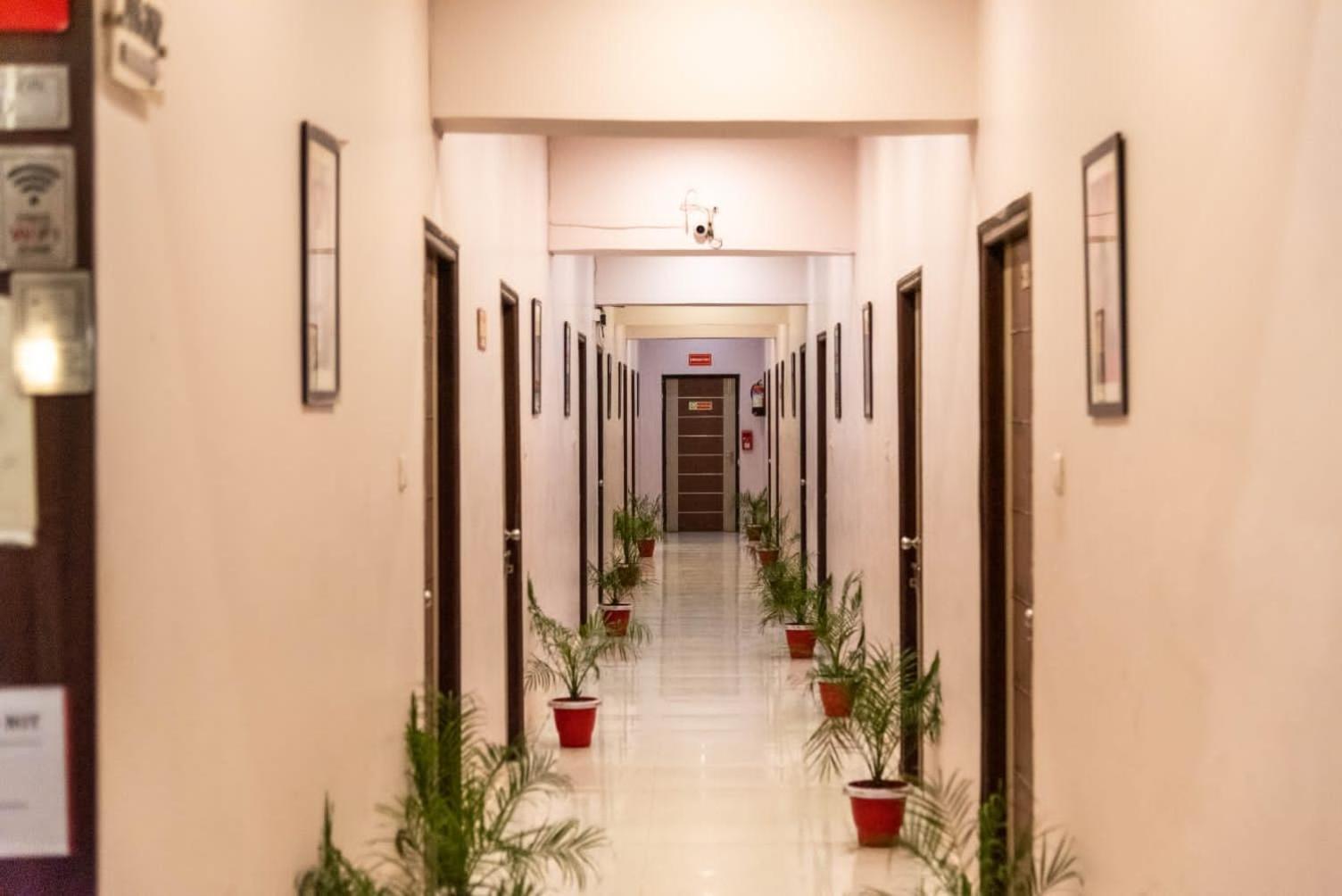 Hotel Maple Delite Lucknow Exterior foto