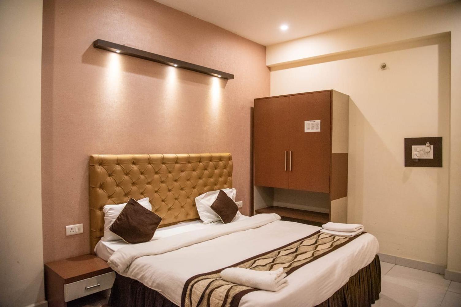 Hotel Maple Delite Lucknow Exterior foto